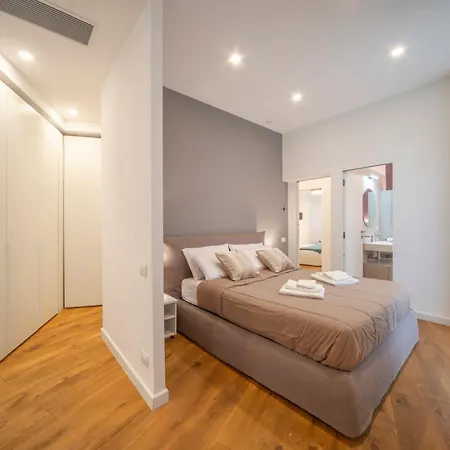 Apartment Colosseo A 900 M - Circo Massimo - Aventino Licinia Luxury Rome